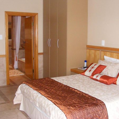 ברברטון Bubez Guesthouse מראה חיצוני תמונה