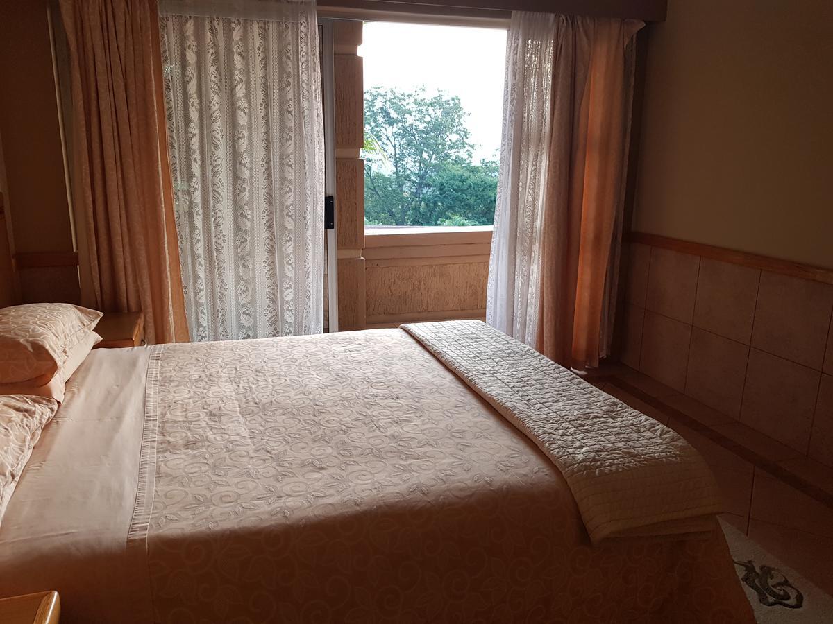 ברברטון Bubez Guesthouse מראה חיצוני תמונה