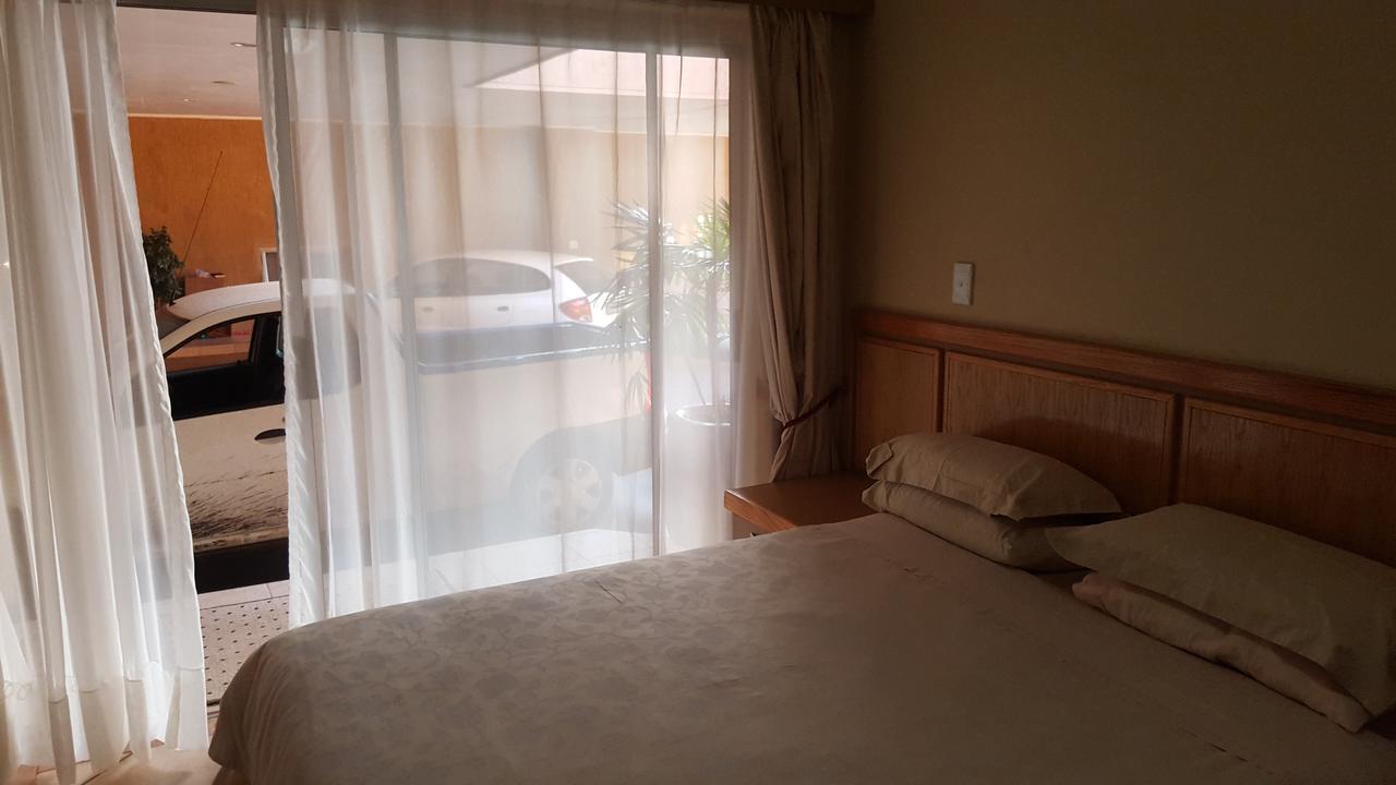 ברברטון Bubez Guesthouse מראה חיצוני תמונה