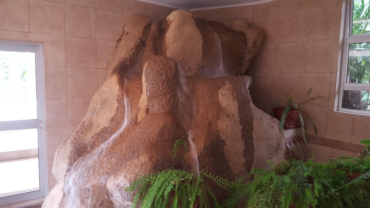 ברברטון Bubez Guesthouse מראה חיצוני תמונה
